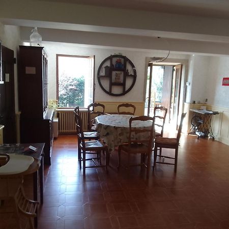 Les Favouilles - Gite & Chambres D Hotes Dauphin ภายนอก รูปภาพ