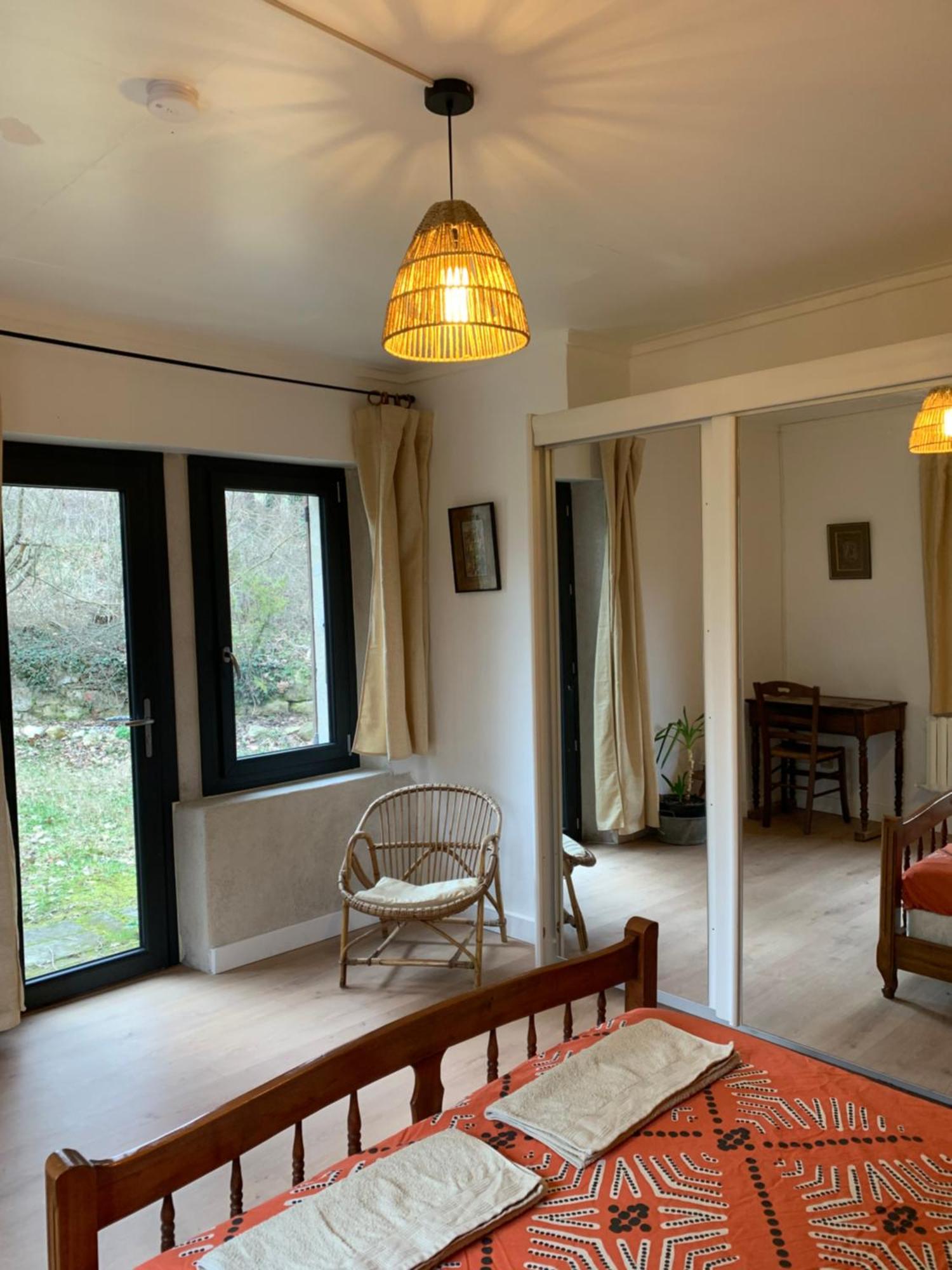 Les Favouilles - Gite & Chambres D Hotes Dauphin ภายนอก รูปภาพ
